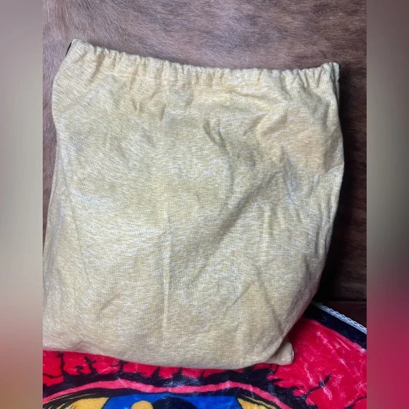 Round FENDI w/ dust bag - Picture 11 of 15